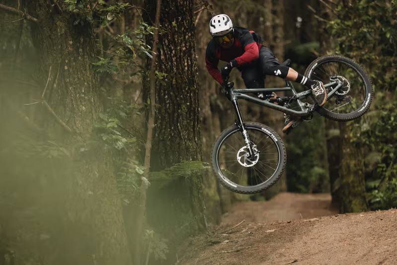 5241-CMP-SweetProtection-NZ-HighRes-5333-364160ee-b28d-4035-8b66-4d6910684526-original-jpg